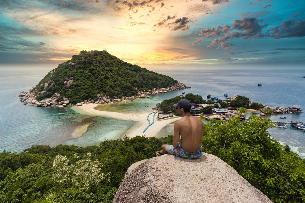 quiet islands in Thailand